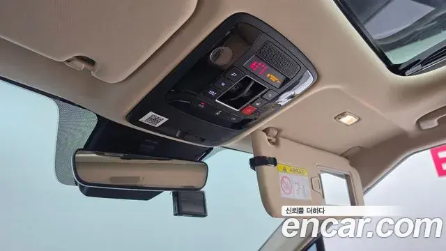 Kia Carnival 2023 — Фото 19/20