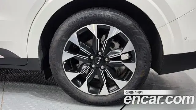 Kia Carnival 2023 — Şəkil 31/31