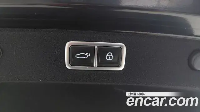 Hyundai Grandeur 2023 — Фото 17/20