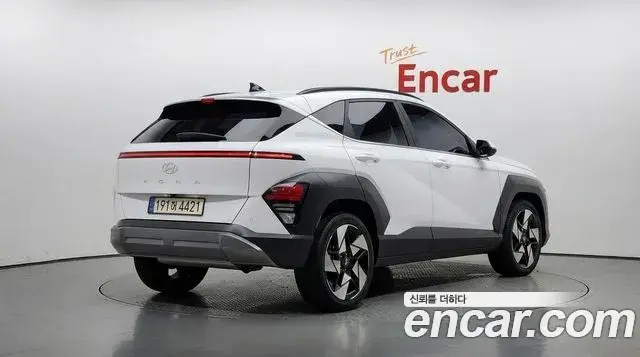 Hyundai Kona 2023 — Фото 2/20