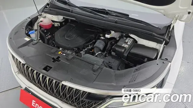 Kia Carnival 2023 — Photo 6/20