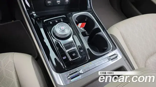 Kia Carnival 2023 — Photo 9/20