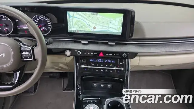 Kia Carnival 2023 — Photo 14/20