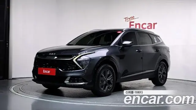 Kia Sportage 2022 — Фото 1/20