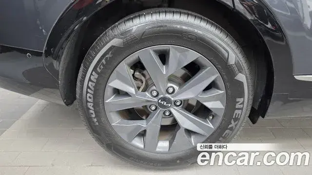 Kia Sportage 2022 — Фото 5/20