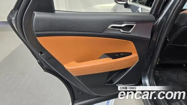 Kia Sportage 2022 — ფოტო 16/34