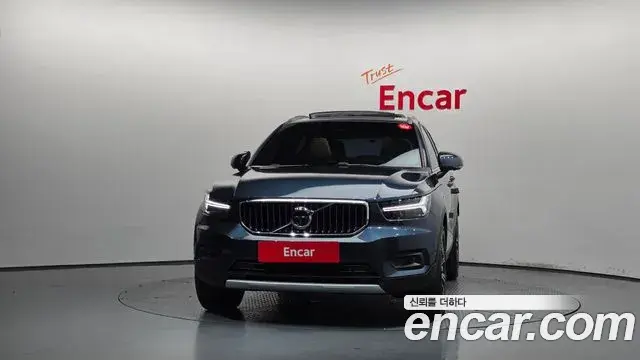 Volvo XC40 2019 — Photo 9/20