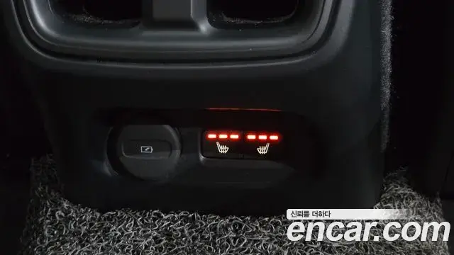 Volvo XC40 2019 — Photo 5/20