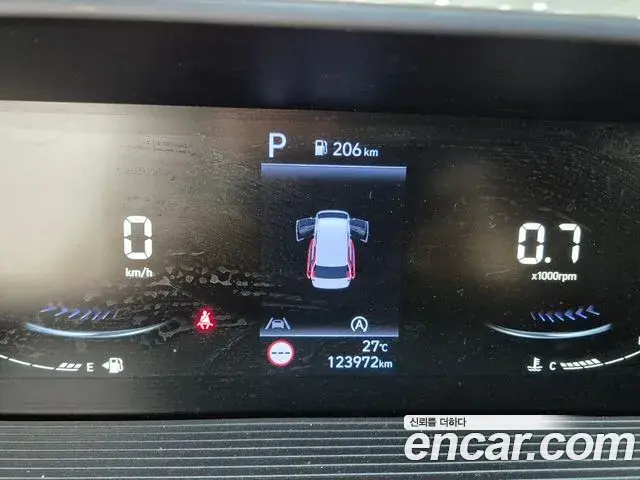 Hyundai Staria 2023 — Фото 10/20