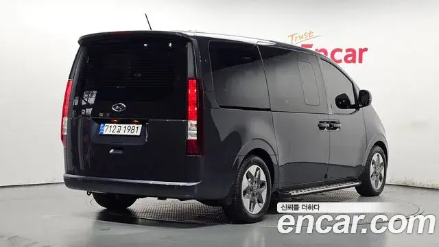 Hyundai Staria 2024 — Фото 2/20