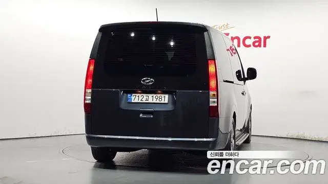 Hyundai Staria 2024 — Фото 4/20