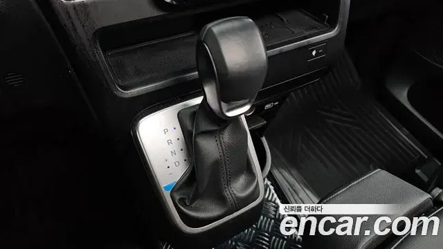 Hyundai Staria 2024 — Фото 9/20