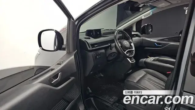 Hyundai Staria 2024 — Фото 10/20