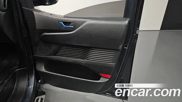 Hyundai Staria 2024 — Şəkil 31/39