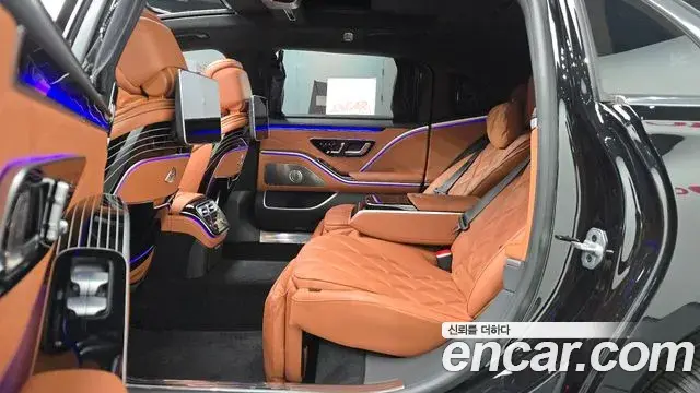 Mercedes-Benz S-Class 2023 — Photo 6/35
