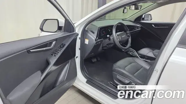 Kia Niro 2022 — Photo 10/20
