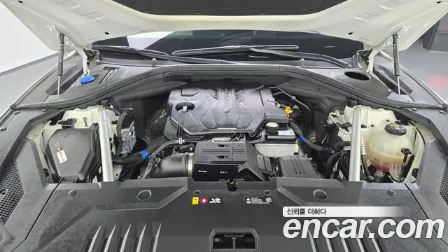 Genesis GV70 2022 — ფოტო 17/35