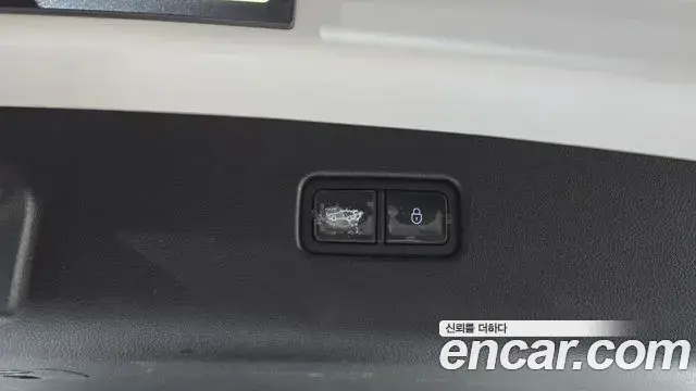 Genesis GV70 2022 — ფოტო 20/35