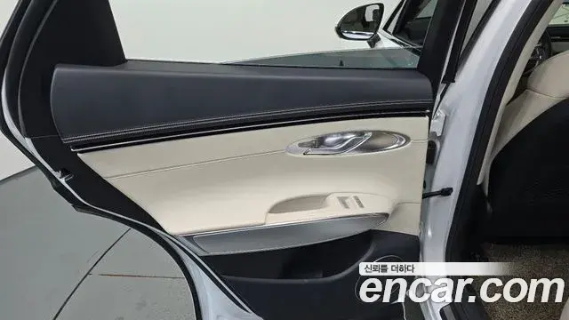 Genesis GV70 2022 — ფოტო 4/35