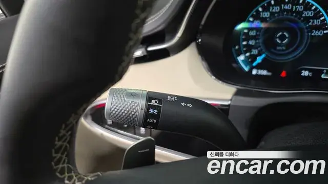 Genesis GV70 2022 — ფოტო 21/35