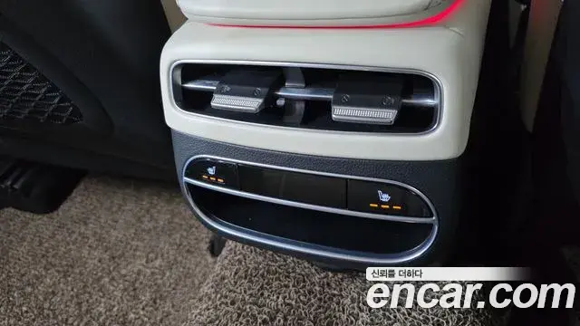 Genesis GV70 2022 — ფოტო 24/35