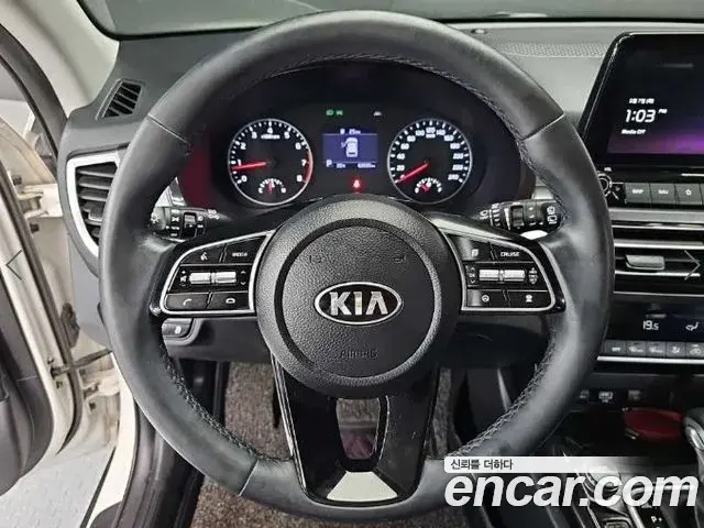 Kia Seltos 2020 — ფოტო 10/19