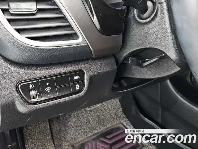 Kia Seltos 2020 — ფოტო 17/19