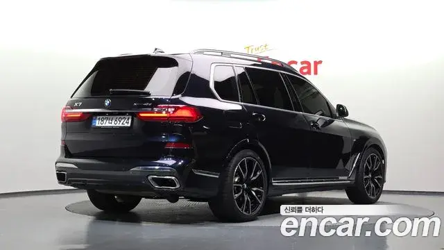BMW X7 2022 — Фото 2/20