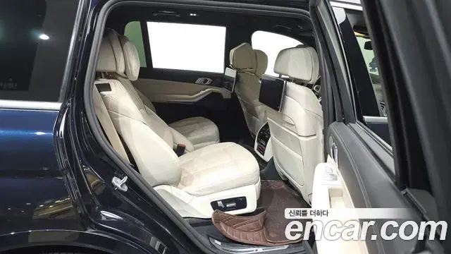 BMW X7 2022 — Фото 12/20