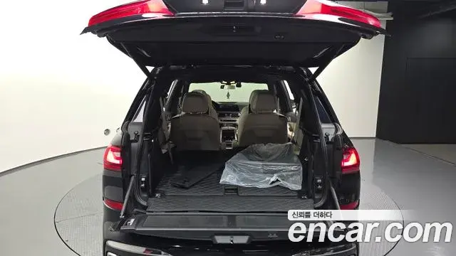 BMW X7 2022 — Фото 20/20
