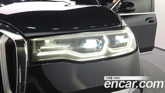 BMW X7 2022 — ფოტო 24/31