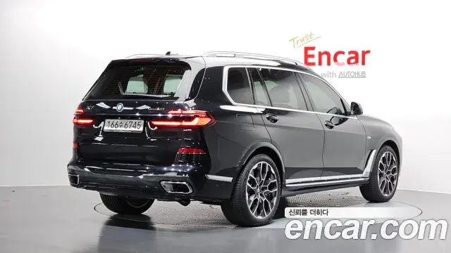 BMW X7 2025 — Фото 2/20