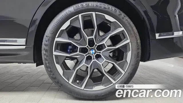 BMW X7 2025 — ფოტო 22/35