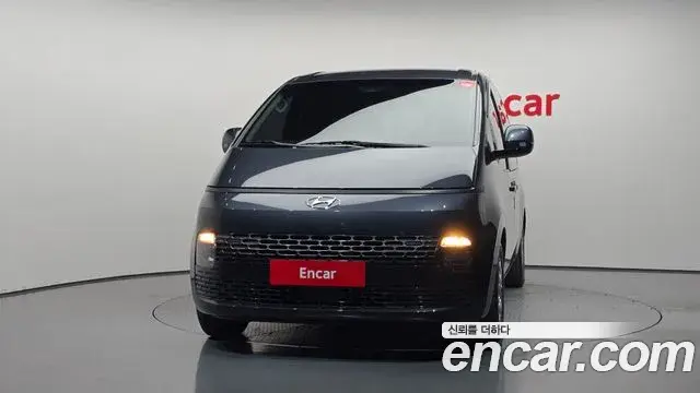 Hyundai Staria 2023 — Фото 3/20