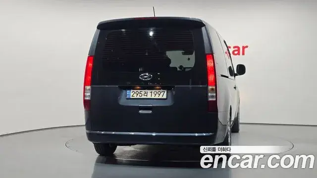 Hyundai Staria 2023 — Фото 4/20