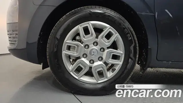 Hyundai Staria 2023 — Фото 5/20