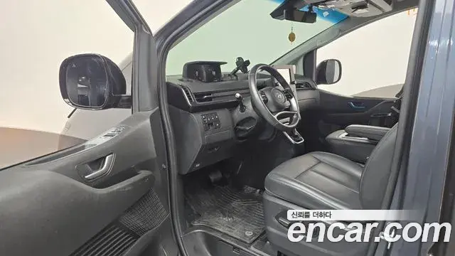 Hyundai Staria 2023 — Фото 10/20