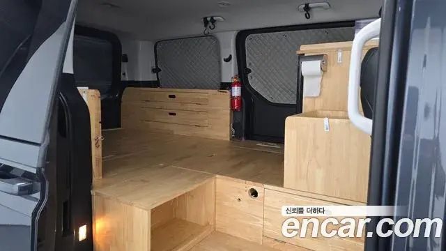 Hyundai Staria 2023 — Фото 11/20
