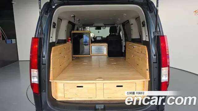 Hyundai Staria 2023 — Фото 20/20
