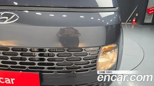 Hyundai Staria 2023 — Photo 19/32