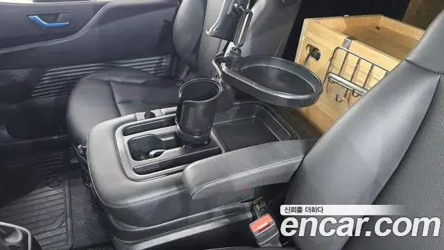 Hyundai Staria 2023 — Photo 26/32