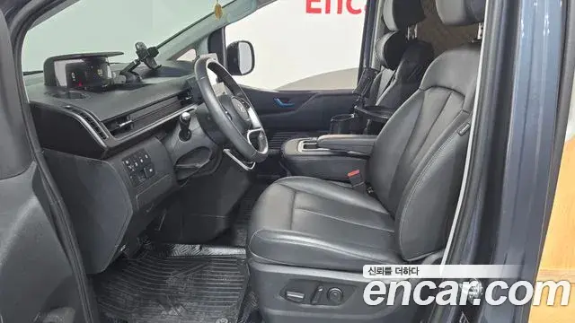 Hyundai Staria 2023 — Photo 12/32