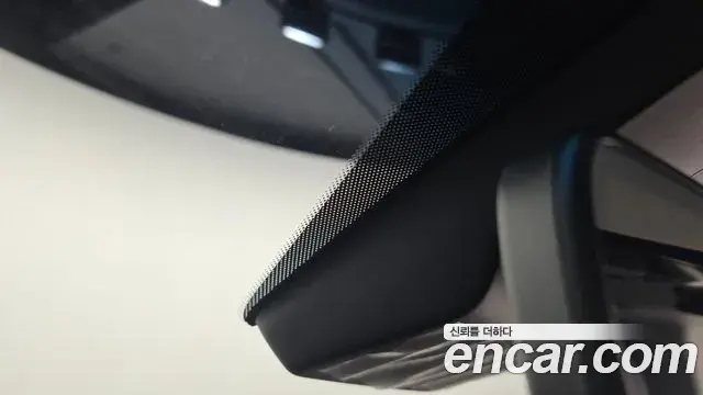 Hyundai Staria 2023 — Photo 5/32