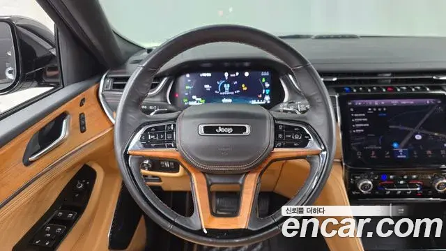 Jeep Grand Cherokee 2023 — Photo 23/36