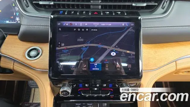 Jeep Grand Cherokee 2023 — Photo 20/36