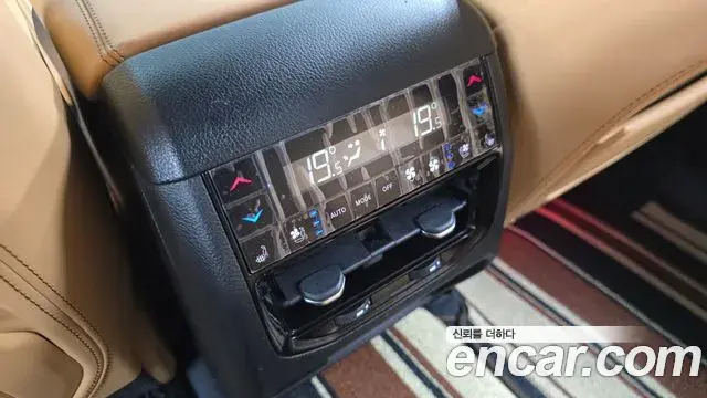Jeep Grand Cherokee 2023 — Photo 22/36