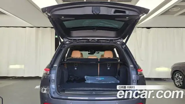 Jeep Grand Cherokee 2023 — Photo 15/36
