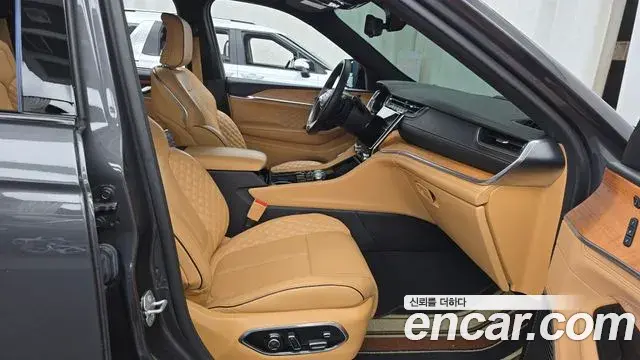 Jeep Grand Cherokee 2023 — Photo 13/36