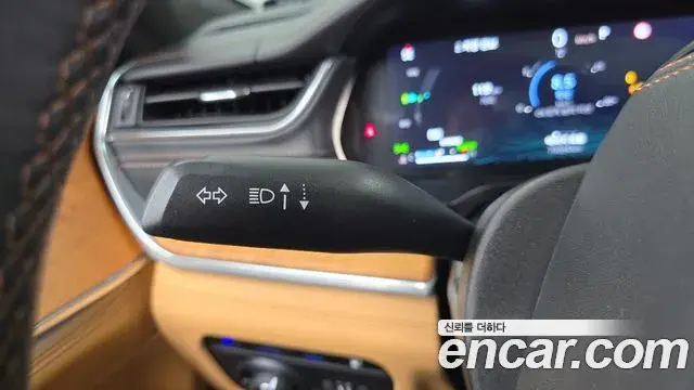 Jeep Grand Cherokee 2023 — Photo 2/36