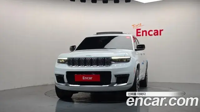 Jeep Grand Cherokee 2021 — Photo 8/20